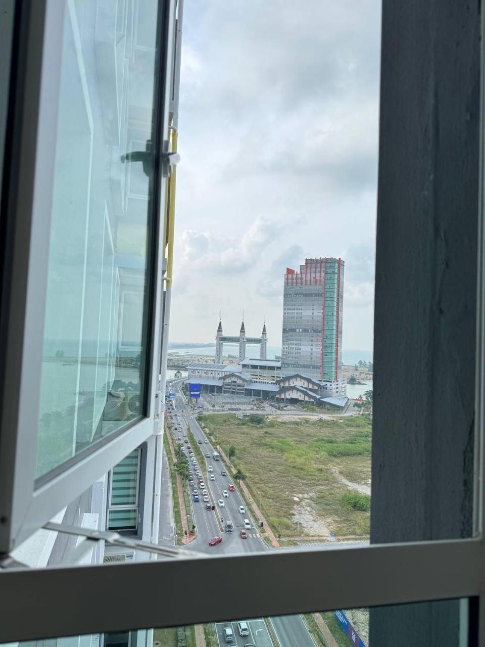 D'Ciella Homes- Sea View, Drawbridge & Ktcc Mall Kuala Terengganu Exterior photo